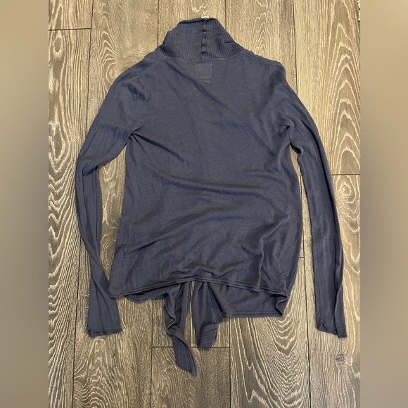 Billa Bong: cardigan - Picture 2 of 3